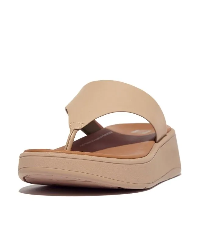 FITFLOP FMODE LEATHER FLATFORM TOEPOST LATTE BEIGE SLIPPERS